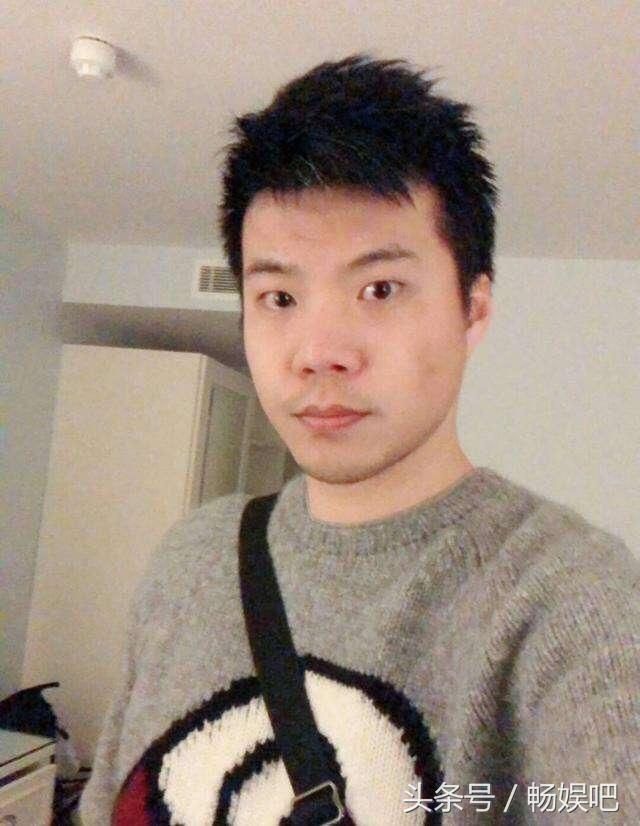 黄毅清连发微博力挺冯小刚炮轰崔永元?网友:戏