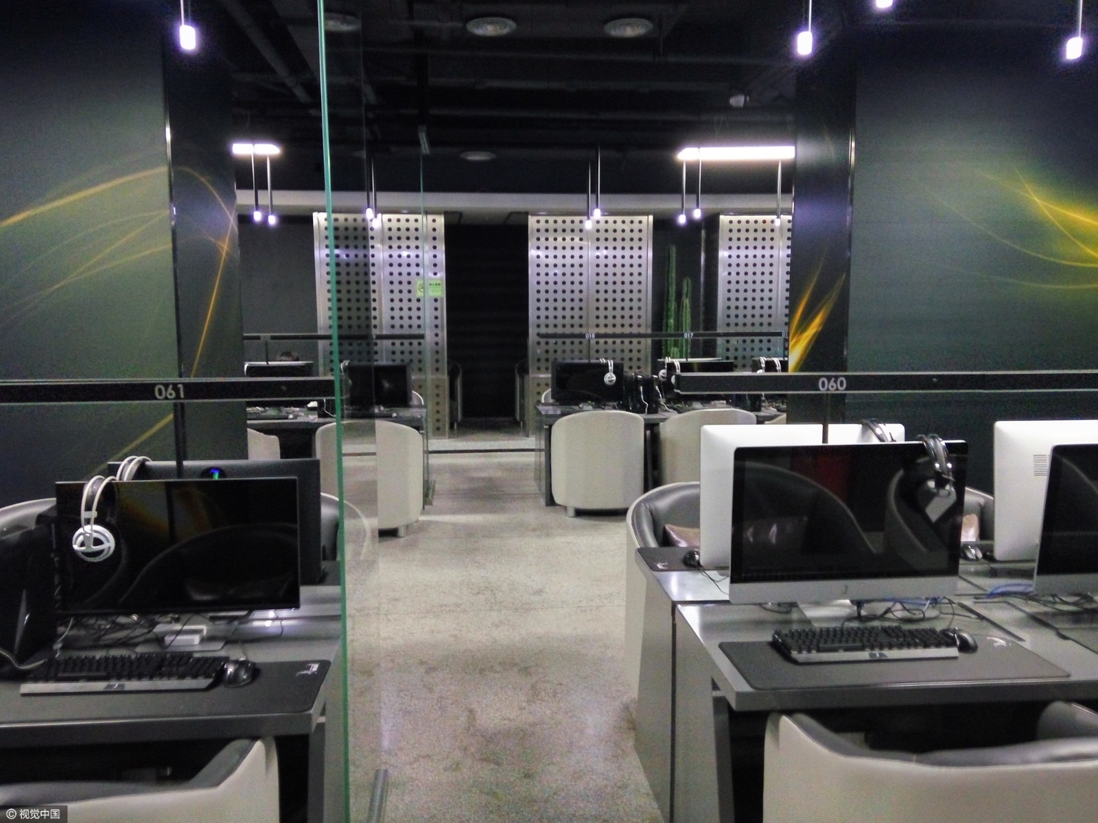 周杰伦开"地表最豪华"网吧 扶植电竞挖掘优秀选手