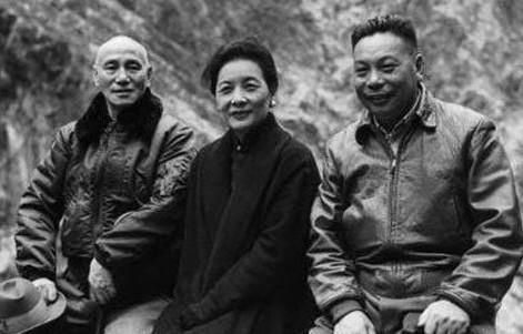 峨眉山猴王给蒋介石让道?宋美龄都疑惑,一名记