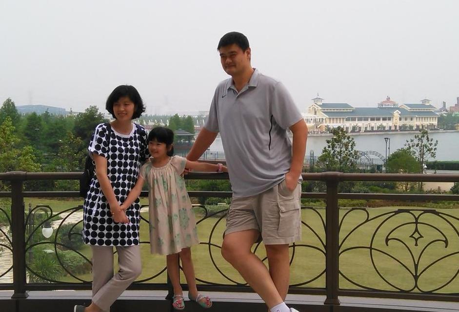 组图-姚明女儿6岁接近1米5 超叶莉指日可待?