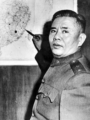 这个郑庭笈还有个哥哥叫做郑庭钧,国军少将;另外还有个弟弟,叫做郑庭