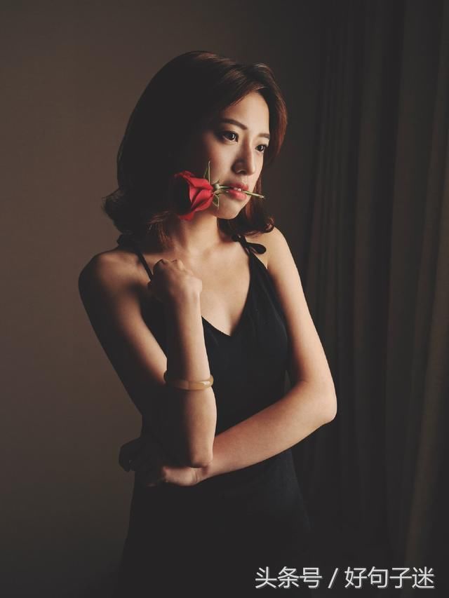 两个人感情疏远了想分开的句子,挥挥手便是无