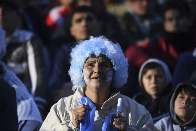 阿根廷队惨败给克罗地亚队后,阿根廷国足球员