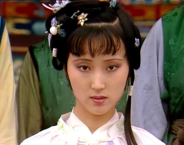 《红楼梦》里,群芳夜宴寿怡红,背后暗藏无尽悲