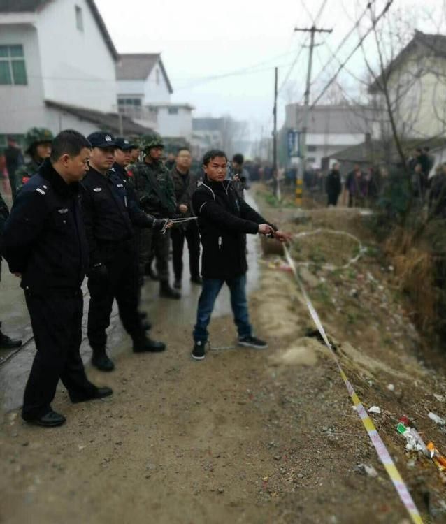 13岁时目睹母亲被砸死,22年后除夕连杀仇家3人,场面惨不忍睹!
