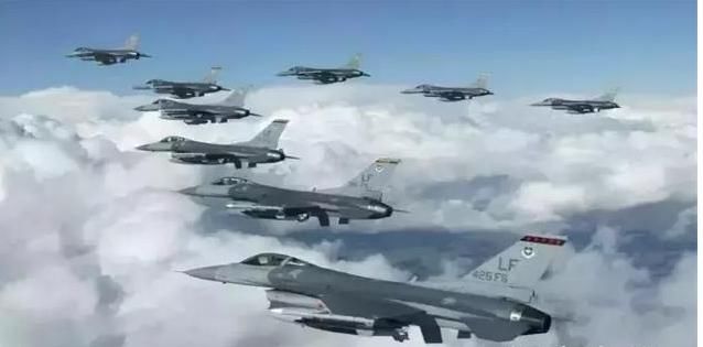 美国到底欠了多少外债?光是欠中国的,都够建十