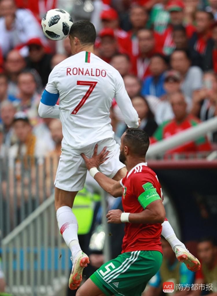 摩洛哥队员怒斥主裁向C罗要球衣:这里不是马戏