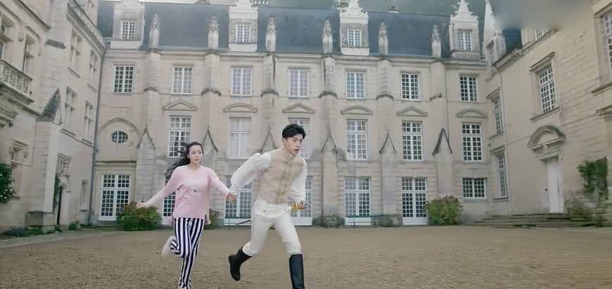 邓伦被问杨紫,迪丽热巴谁适合《我是大侦探》