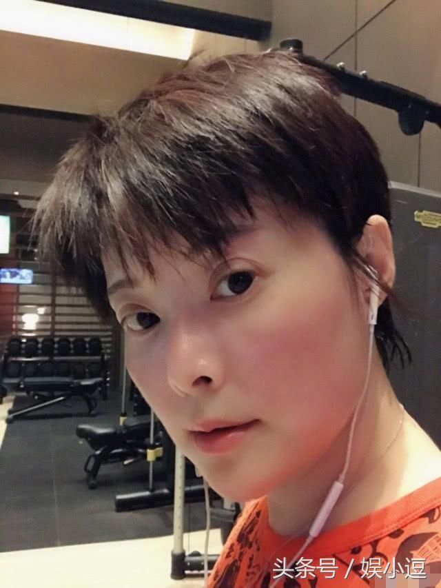 袁立剪短发暗示与华谊大战胜利,范伟也牵入到