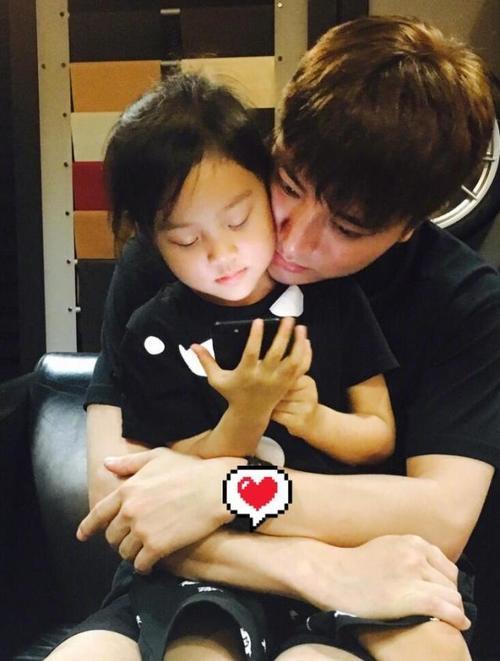 时隔40天李小璐更博,带甜馨滑雪,贾乃亮发的微