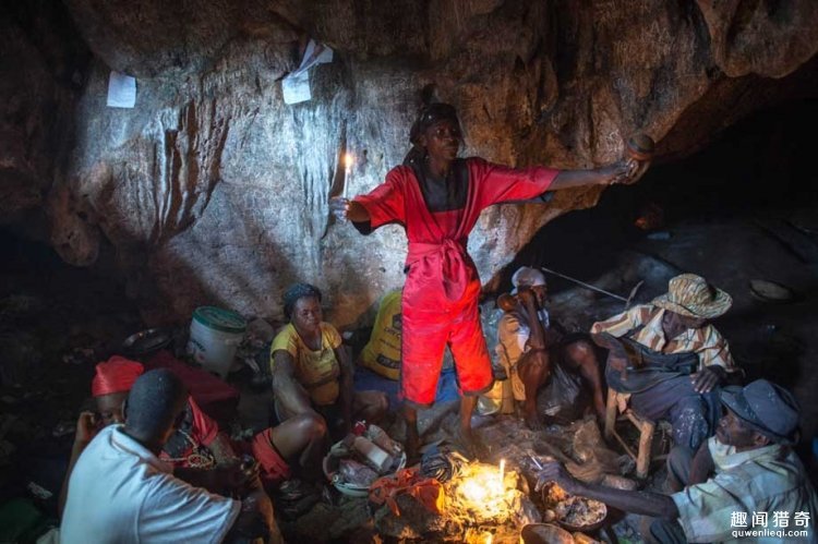 这些年海地巫毒教流传的巫毒娃娃、还魂尸