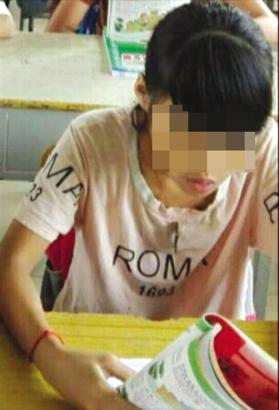海口12岁女生到同学家玩后失联 同学称她坐男子电动车离开 海口12岁女生到同学家玩后失联 同学称她坐男子电动车离开