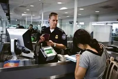 解惑:持绿卡华人在入境美国时被盘问最多的是