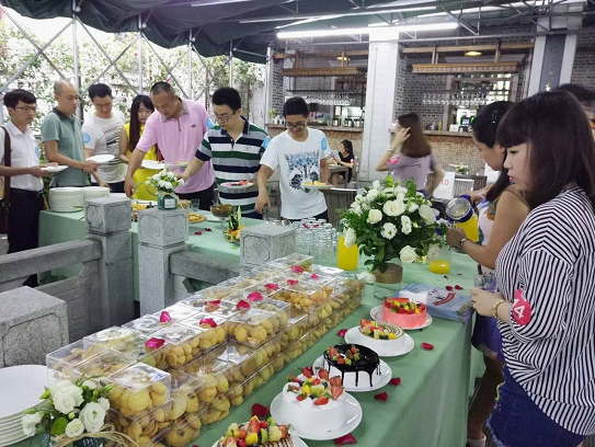 重庆新东方甜蜜赞助重庆购物狂相亲联谊会!