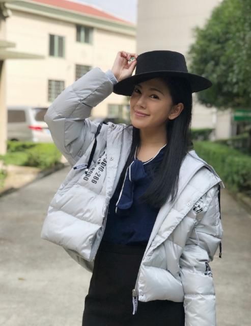 《爱情公寓》时隔九年,一菲成歌手,羽墨成制片人,而她息影3年