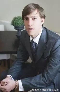 帅气的王子曾为了灰姑娘舍弃王位继承权,谁知