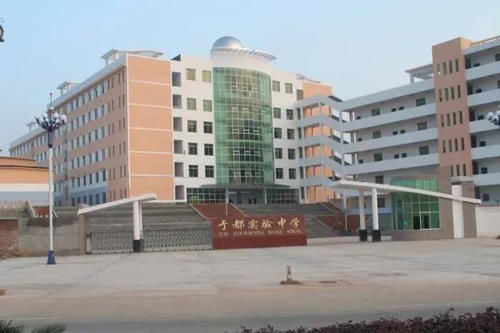 举报补课的高中生:对未来很迷茫,家长学校均