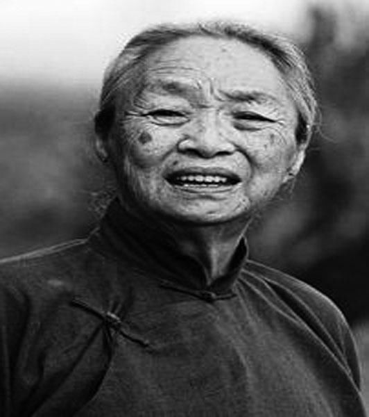 60岁才开始演戏的国家一级演员, 素颜出镜, 去