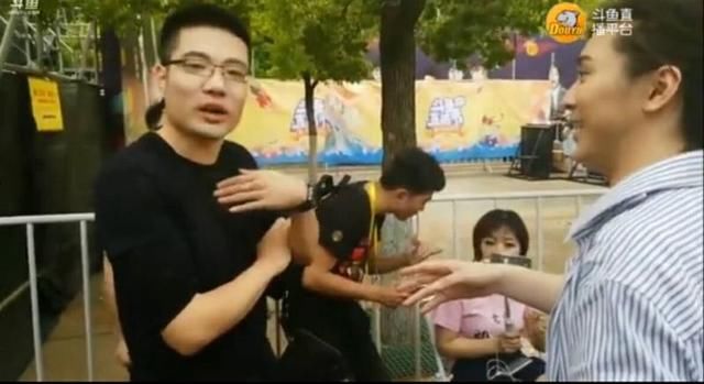 大司马、张大仙斗鱼直播节互吹,大司马:LOL就