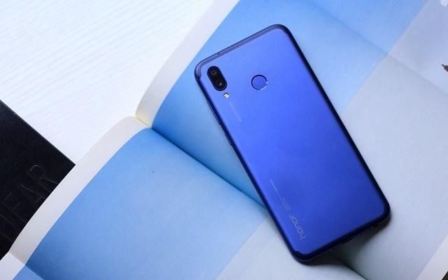 什么手机玩吃鸡流畅?8款最适合玩游戏的手机