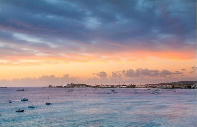 美洲地区有个国家,欧美人非常喜欢在这里养老