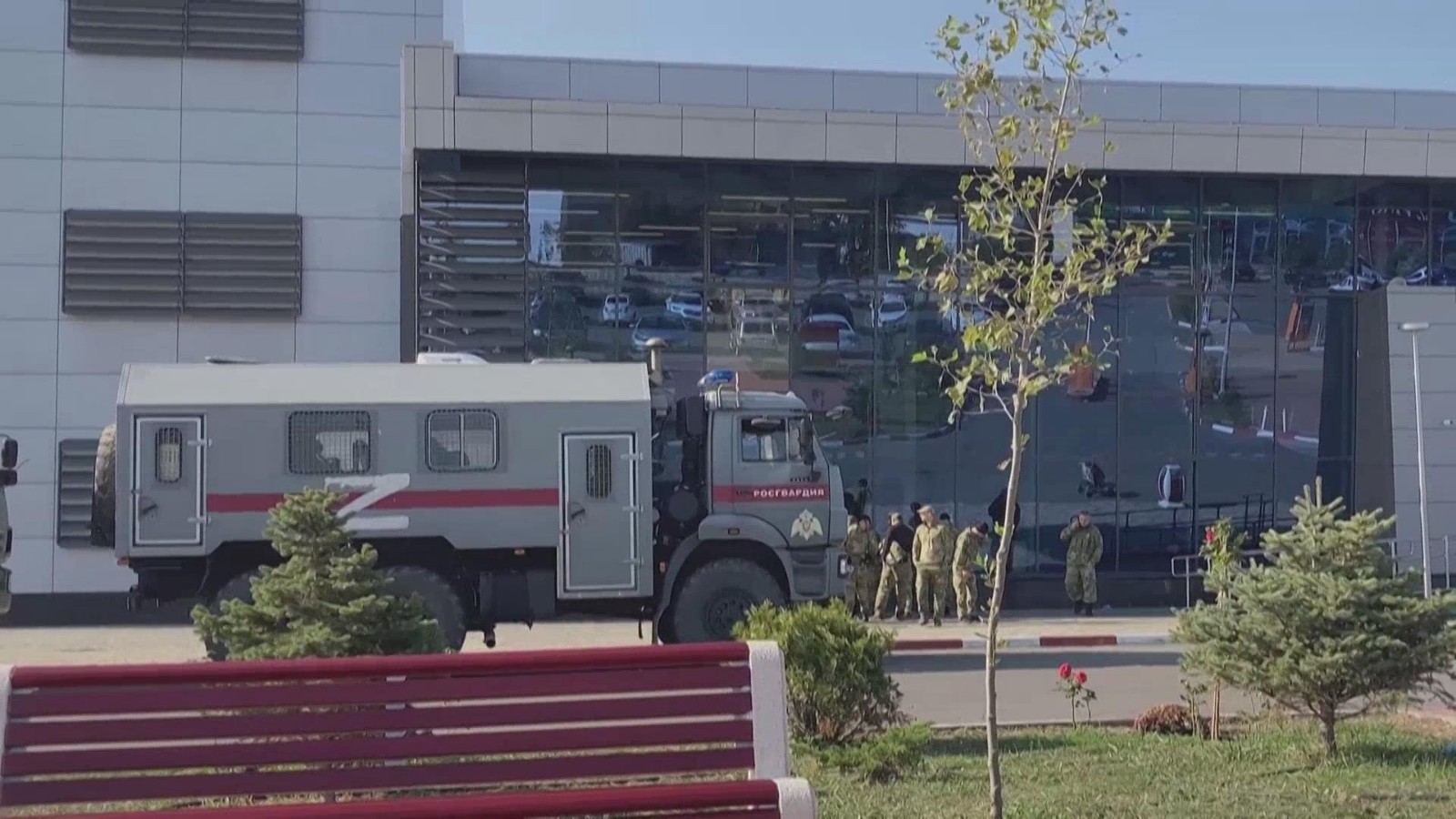 俄方称马哈奇卡拉机场骚乱事件由"外部干涉"所致