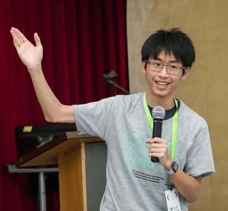 19岁天才小学开始学编程,初一就接单赚零花钱