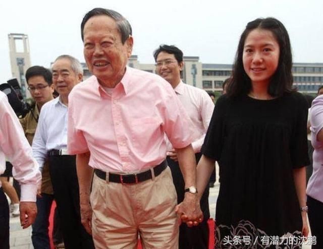 翁帆和杨振宁,如今结婚15年却无儿女,两人果然