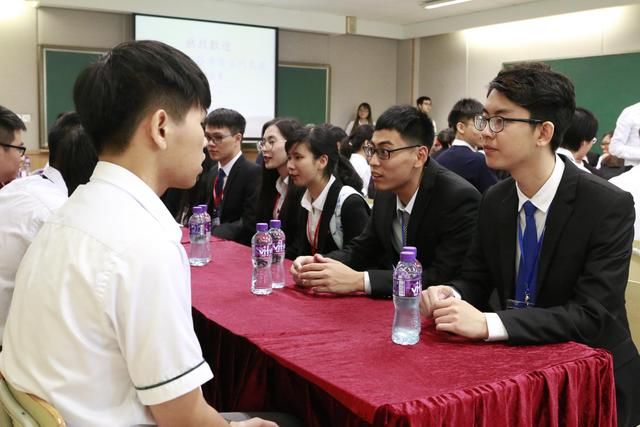 暨南大学优秀学生代表访澳 感受粤港澳大湾区