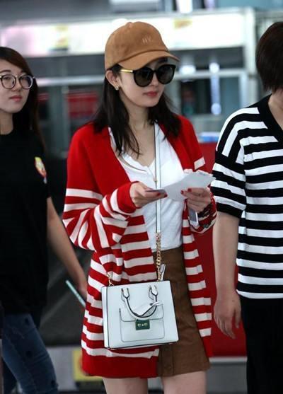 女明星穿条纹衣服,陈乔恩美上天,高圆圆小清新,范冰冰却最丑?