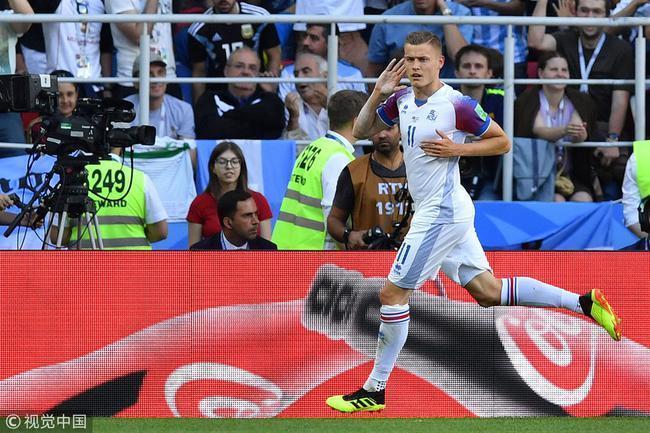 冰岛驻华大使澄清:球队无业余球员 全国都看球