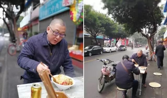 这个赤脚的等车大爷火了!他的身份和故事你可能想不到