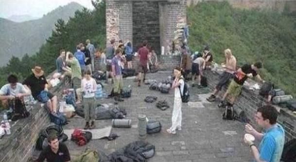 外国人:中国人素质差,看看来中国旅游的外国人