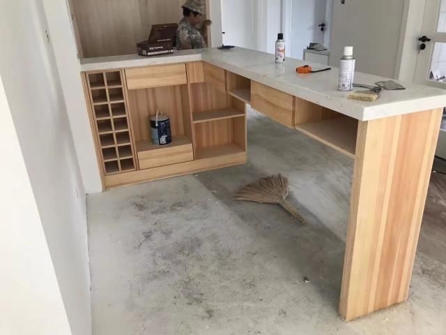 铜仁新房装修,定制柜子和现场打柜子哪个好?