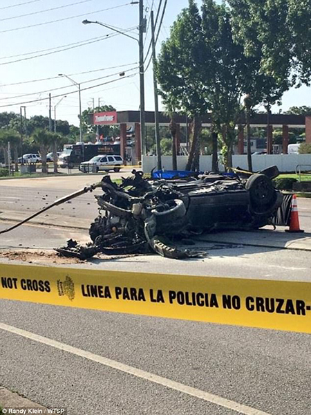 熊孩子偷两汽车街头追逐上演 熊孩子偷两汽车街头追逐上演