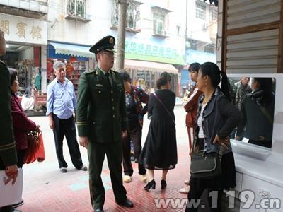 怀化辰溪消防深入食品街对沿街商铺开展安全检