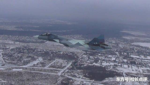 俄罗斯苏-57战机装上一新发动机试飞,巨大的潜