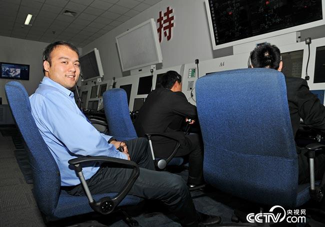 航空管制员白剑：13年守护“空中生命线”