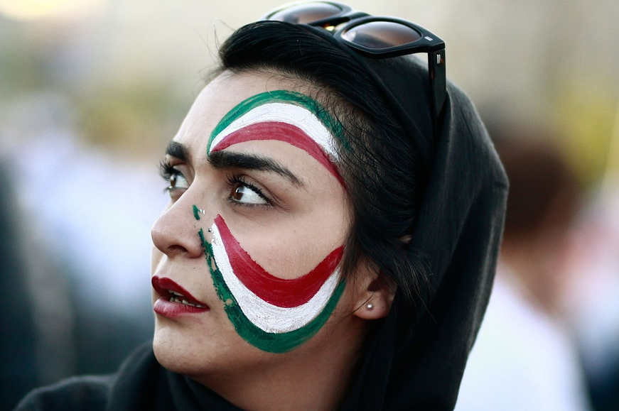 美女来袭！伊朗38年来首次允许女球迷进场观看世界杯