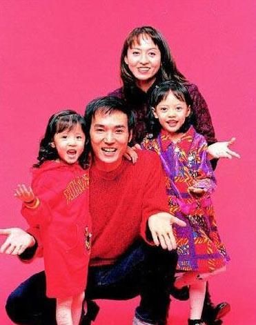 明星夫妻撕破脸争夺抚养权,谢霆锋花3亿,而他