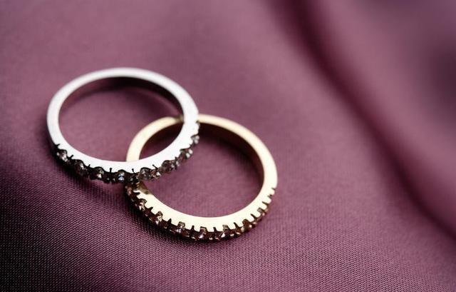 女生戒指戴法的含义,戴错你就尴尬了