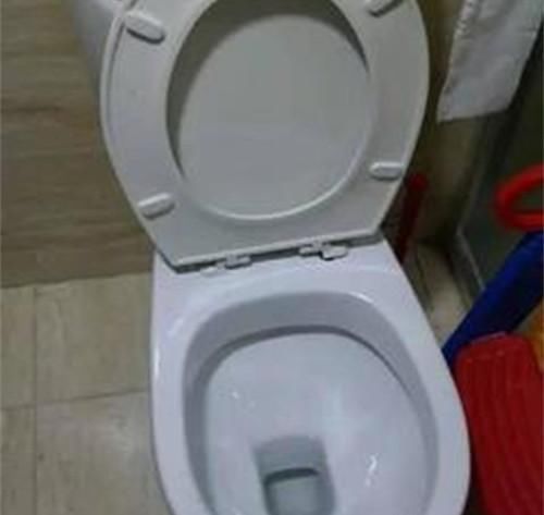 农村妈妈嫌城市奶奶不讲卫生,7岁孩子的做法,