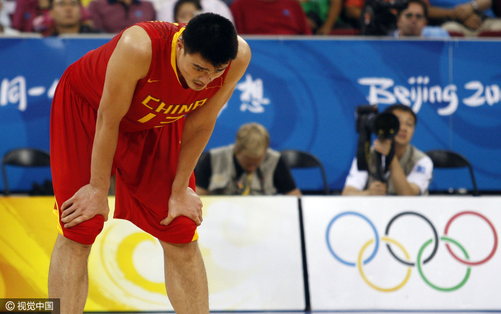 这届奥运会上也有悲情时刻，中国男篮获得第八名，尽管这已经是我们所能想象的很好的结局，可是对于姚明来说，他一定不想就这样轻言离别，正如我们也不想与他轻言离别一样…… 2008年8月20日，北京奥林匹克篮球馆，08奥运会男篮1/4决赛，中国68-94不敌立陶宛，无缘四强。