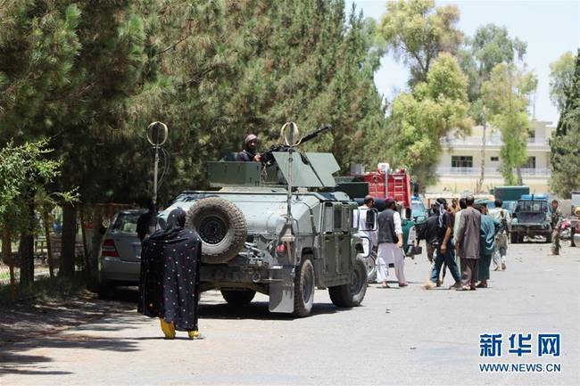 阿富汗南部遭炸弹袭击 致65人死伤