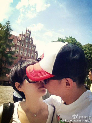 内容摘要: 6月29日是马伊琍生日,作为丈夫的文章第一时间于凌晨发夫妻