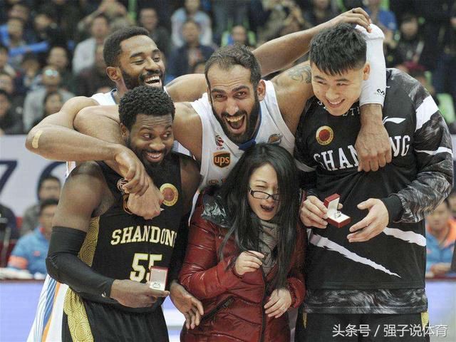 猛料!男篮国手被曝出轨 嫌弃女方家境抛弃私生