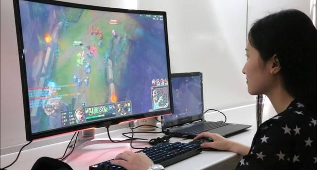 游戏本外接显示器,笔记本也能享受台式机的待