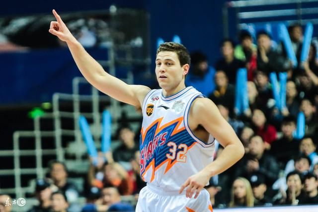 CBA防守第一烂队更换主教练,前西班牙国家队