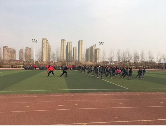 沈阳浑南举办校园消防防暴演练 孩子比大人懂