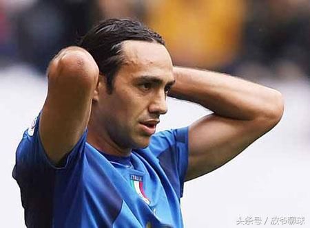 盘点足坛历史十大中后卫排行榜:前三全部来自